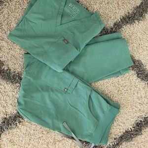 FIGS scrubs. Jade.